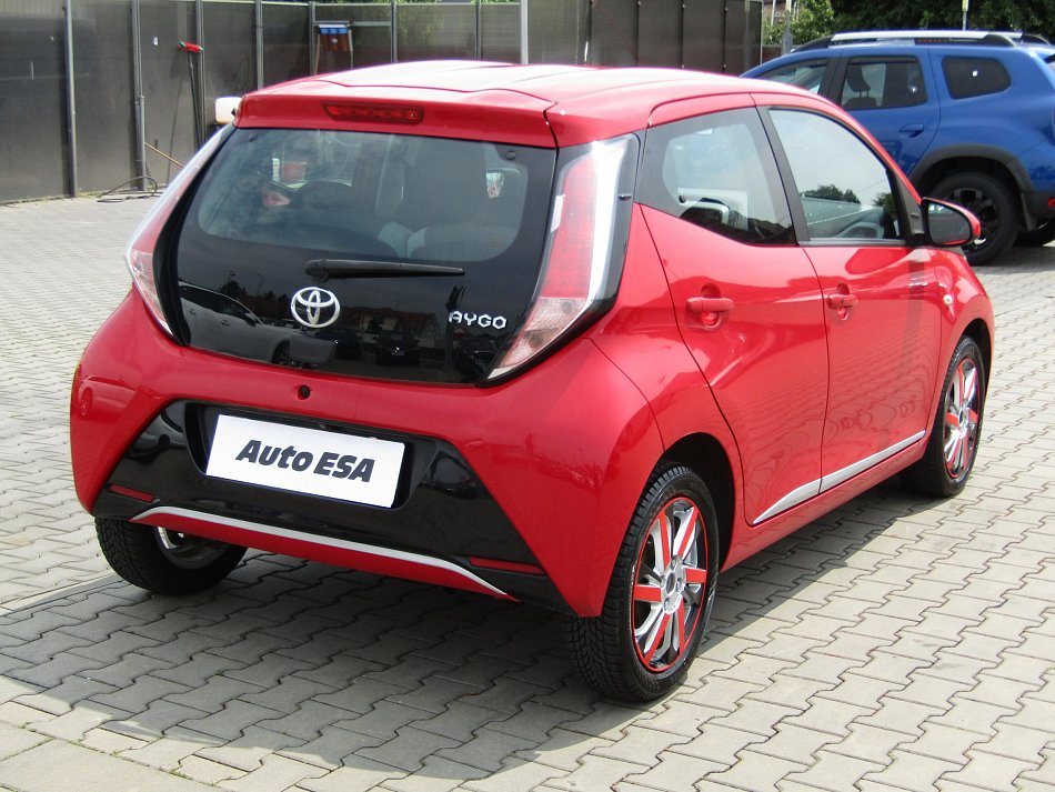 Toyota Aygo 1.0 VVT-i X-play