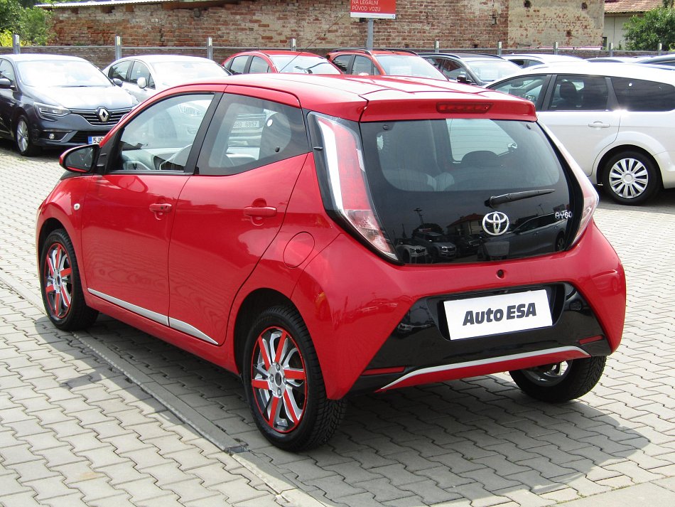 Toyota Aygo 1.0 VVT-i X-play