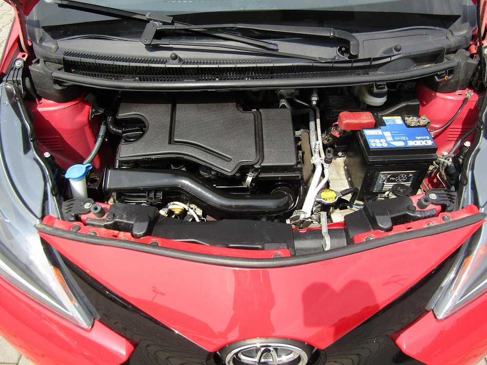 Toyota Aygo 1.0 VVT-i X-play