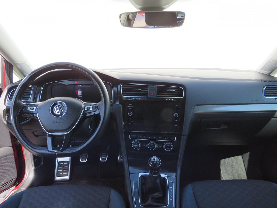 Volkswagen Golf 1.0 TSi IQ Drive