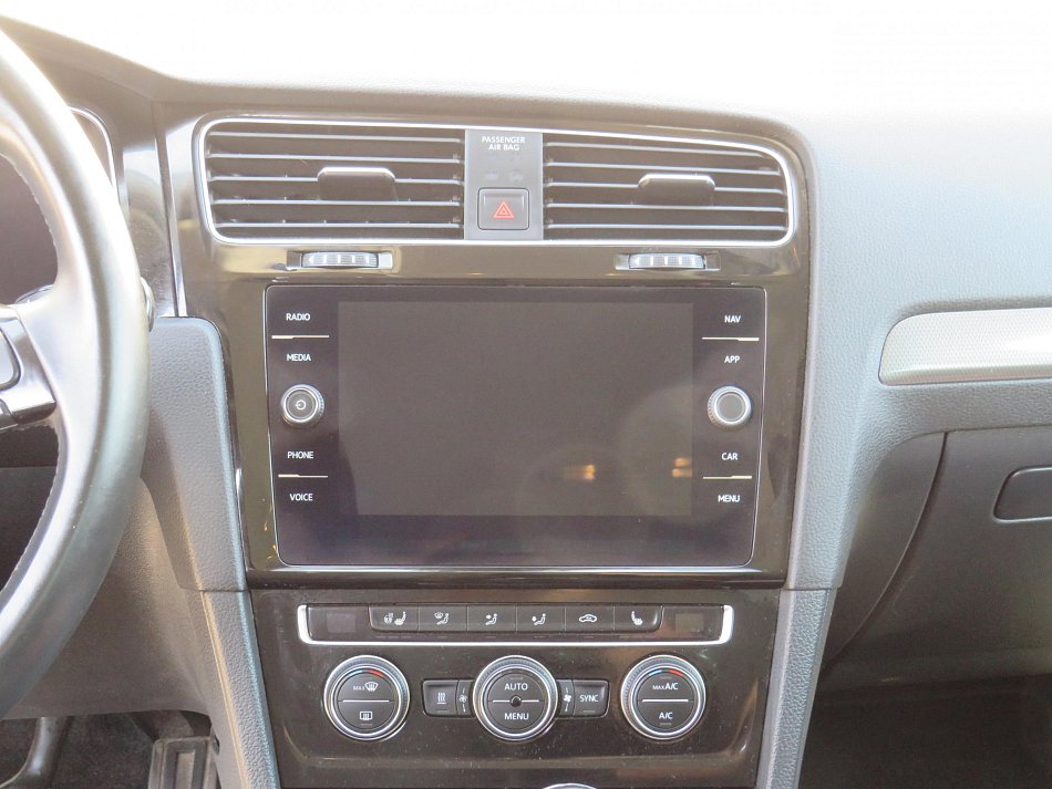 Volkswagen Golf 1.0 TSi IQ Drive
