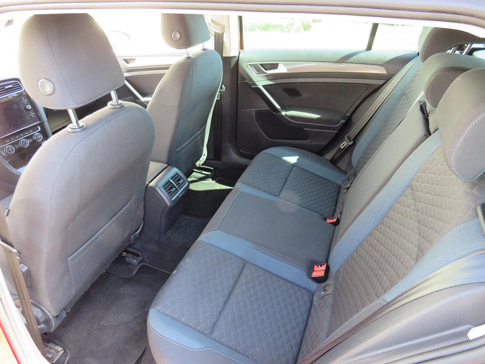Volkswagen Golf 1.0 TSi IQ Drive