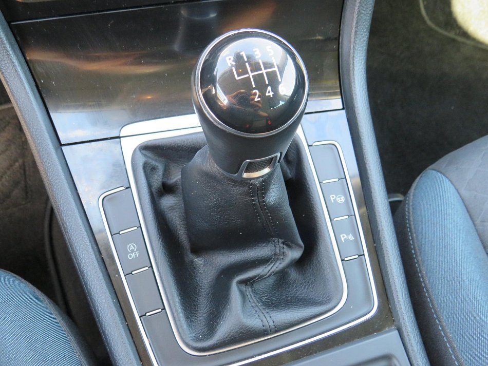 Volkswagen Golf 1.0 TSi IQ Drive