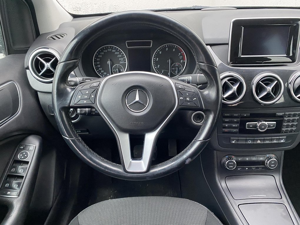 Mercedes-Benz Třída B 1.6i  B200