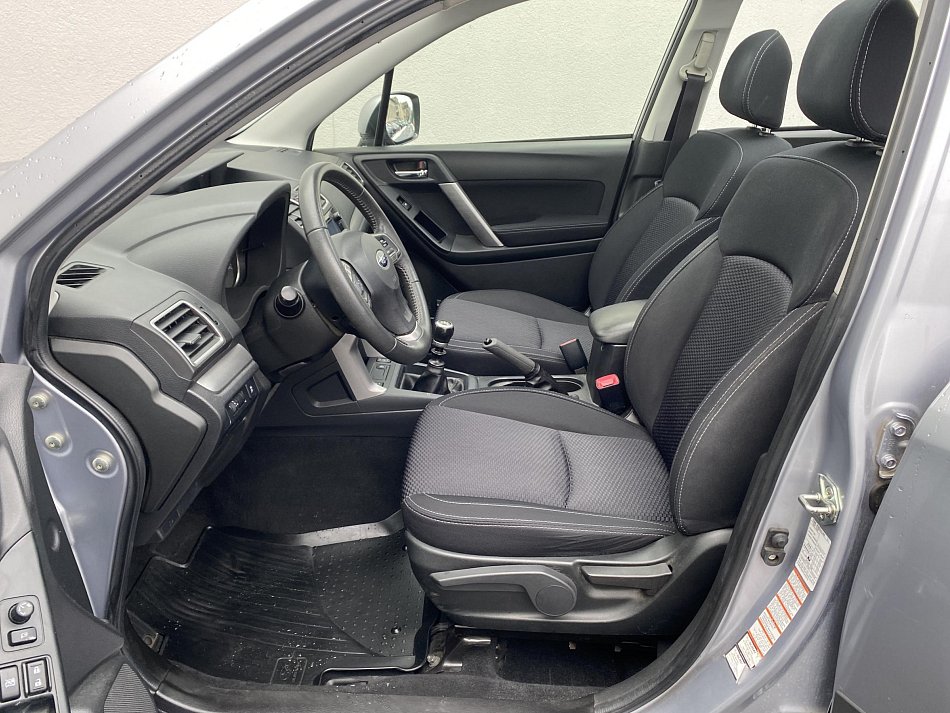 Subaru Forester 2.0i  AWD