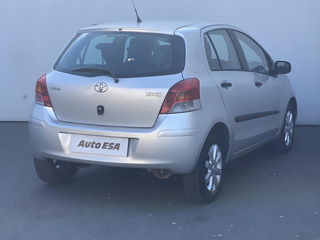 Toyota Yaris 1.3i 