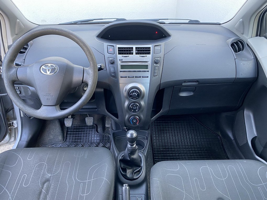 Toyota Yaris 1.3i 