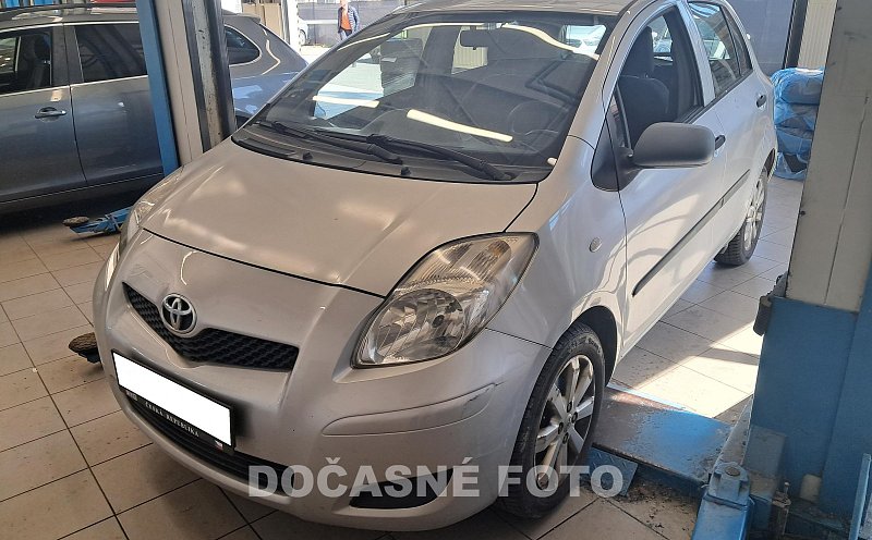 Toyota Yaris 1.3i 