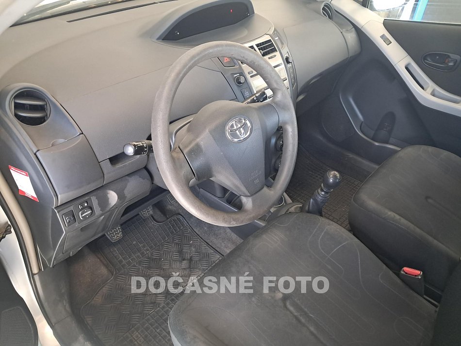 Toyota Yaris 1.3i 