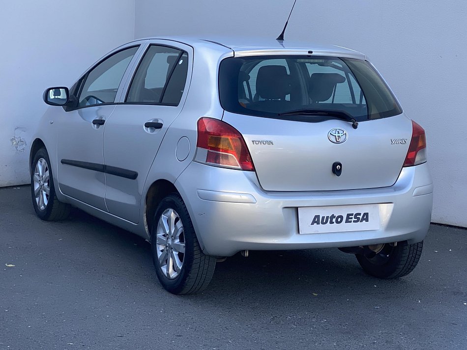 Toyota Yaris 1.3i 