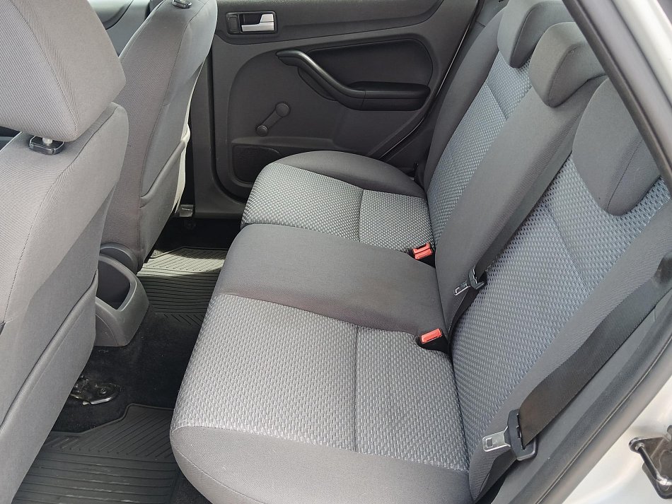 Ford Focus 1.6i 