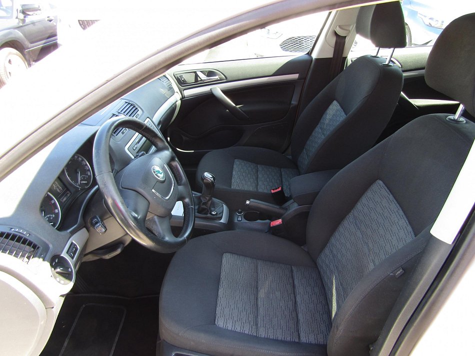 Škoda Octavia II 1.6i Ambition