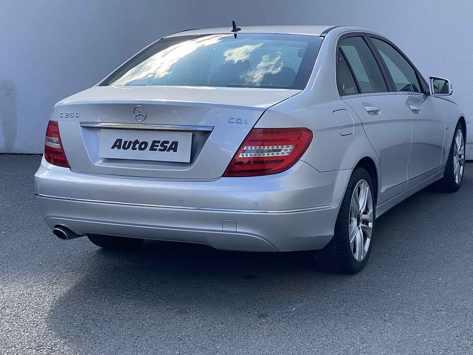 Mercedes-Benz Třída C 2.2d Avantgarde 4Mat
