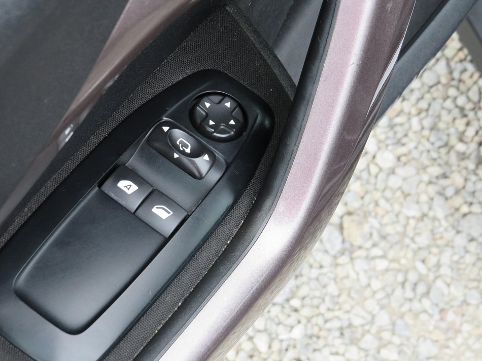 Peugeot 2008 1.6 BLUEHDI 