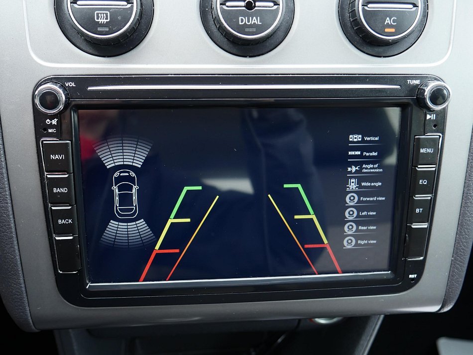 Volkswagen Touran 2.0 TDi  7míst