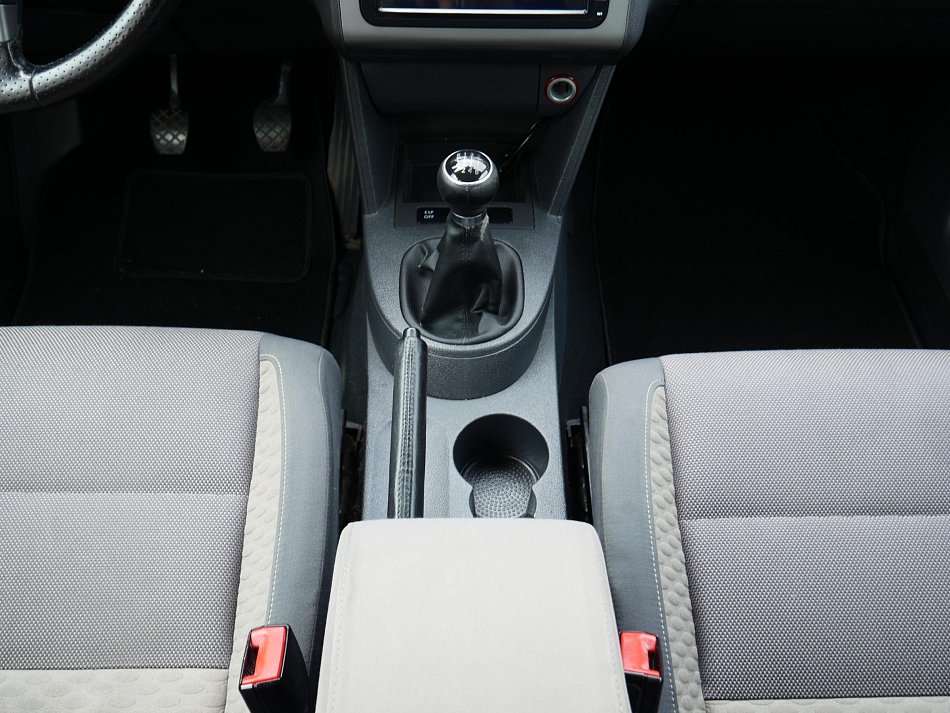 Volkswagen Touran 2.0 TDi  7míst