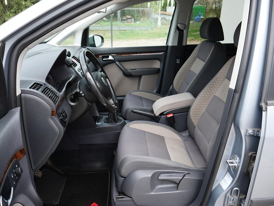 Volkswagen Touran 2.0 TDi  7míst