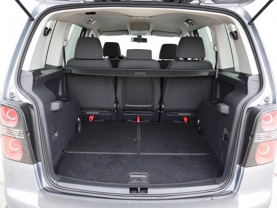 Volkswagen Touran 2.0 TDi  7míst