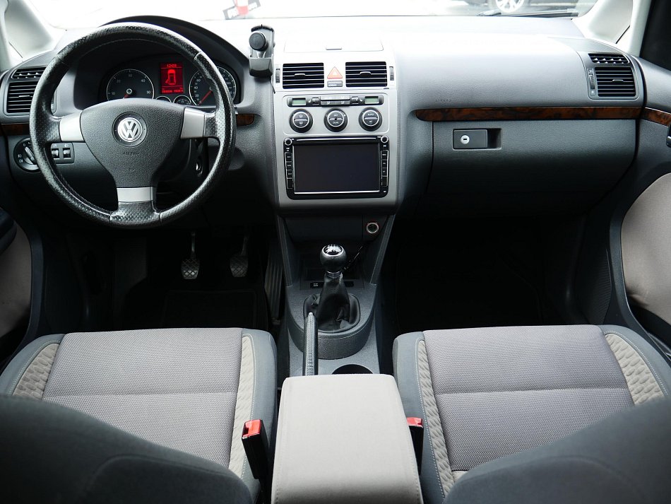 Volkswagen Touran 2.0 TDi  7míst