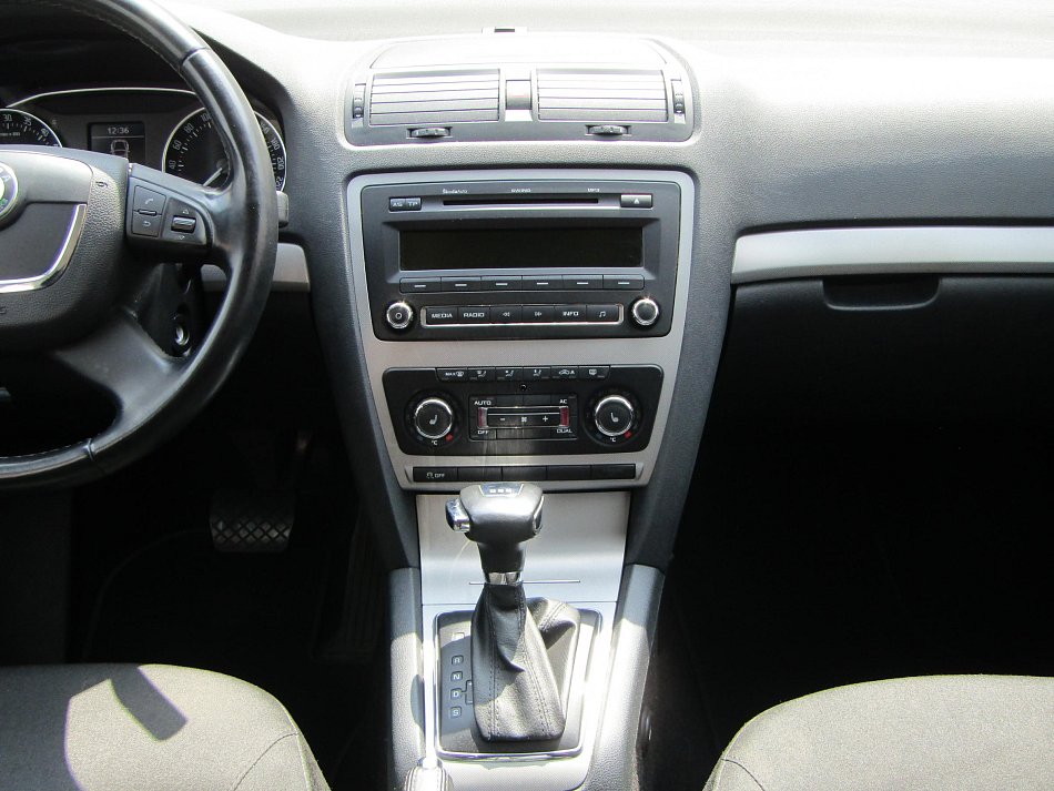 Škoda Octavia II 1.6 TDi Elegance