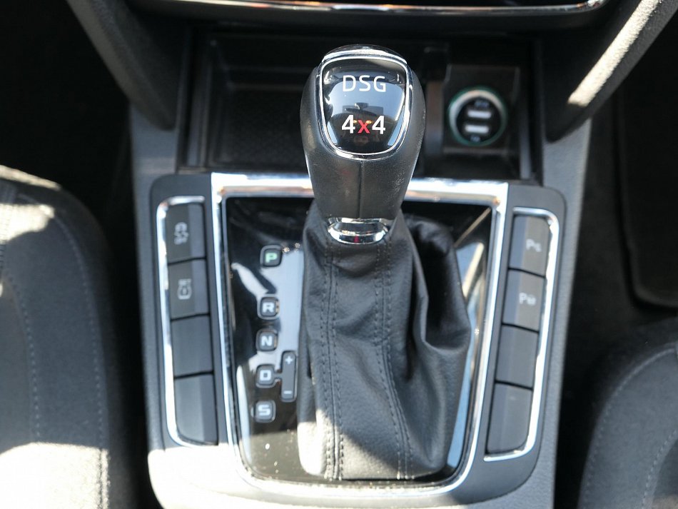 Škoda Superb II 3.6 FSi Elegance 4x4