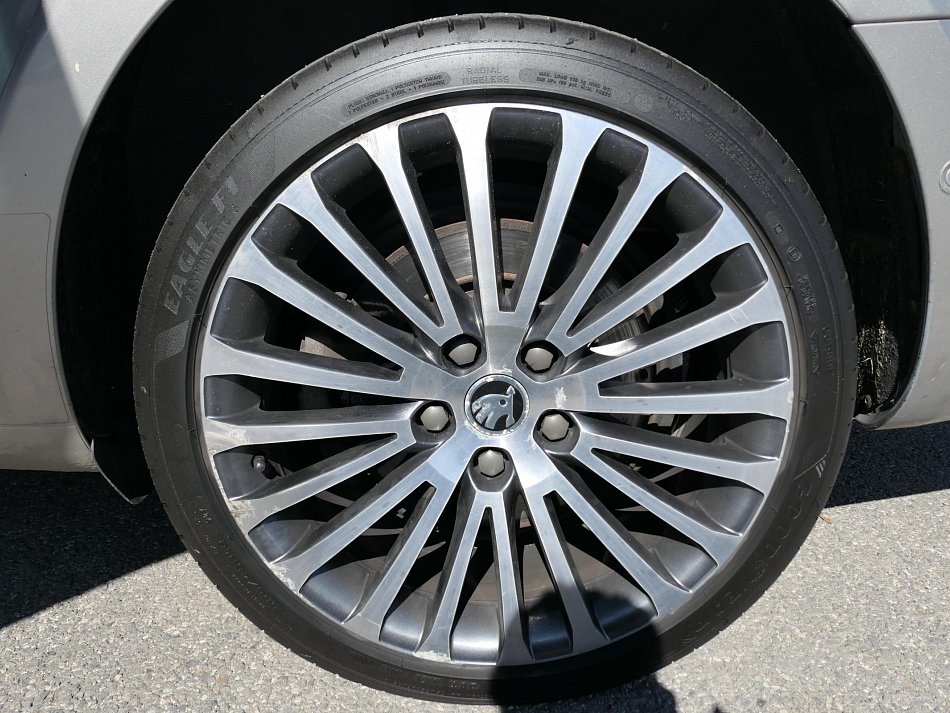Škoda Superb II 3.6 FSi Elegance 4x4