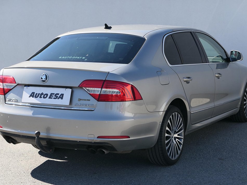 Škoda Superb II 3.6 FSi Elegance 4x4