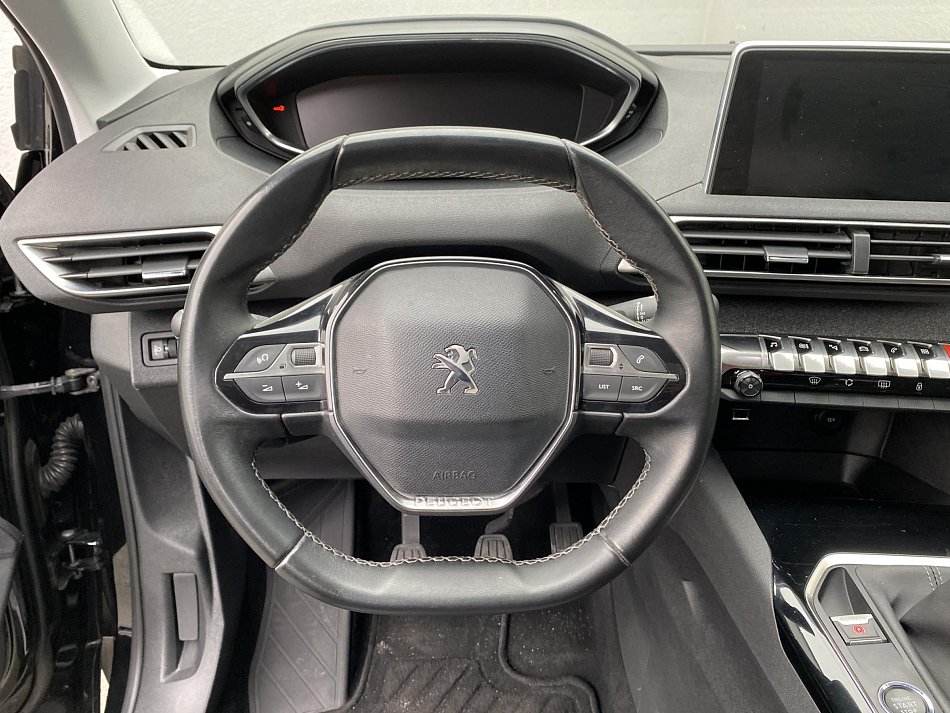 Peugeot 3008 1.2 PT Allure