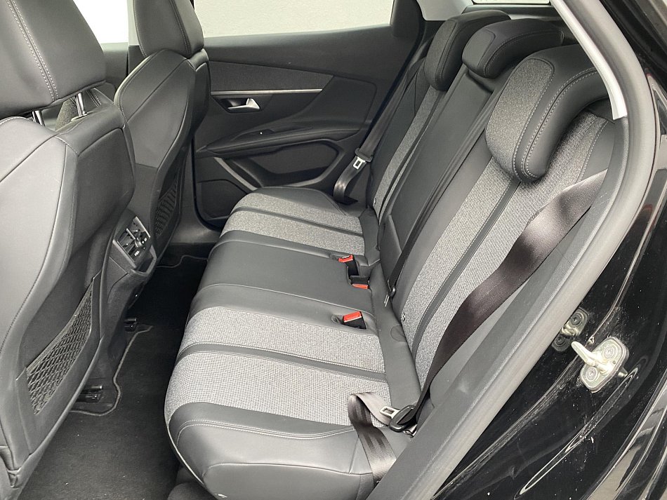Peugeot 3008 1.2 PT Allure