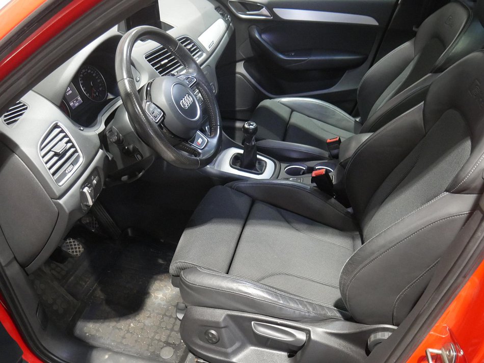 Audi Q3 2.0 TFSI S-line quattro