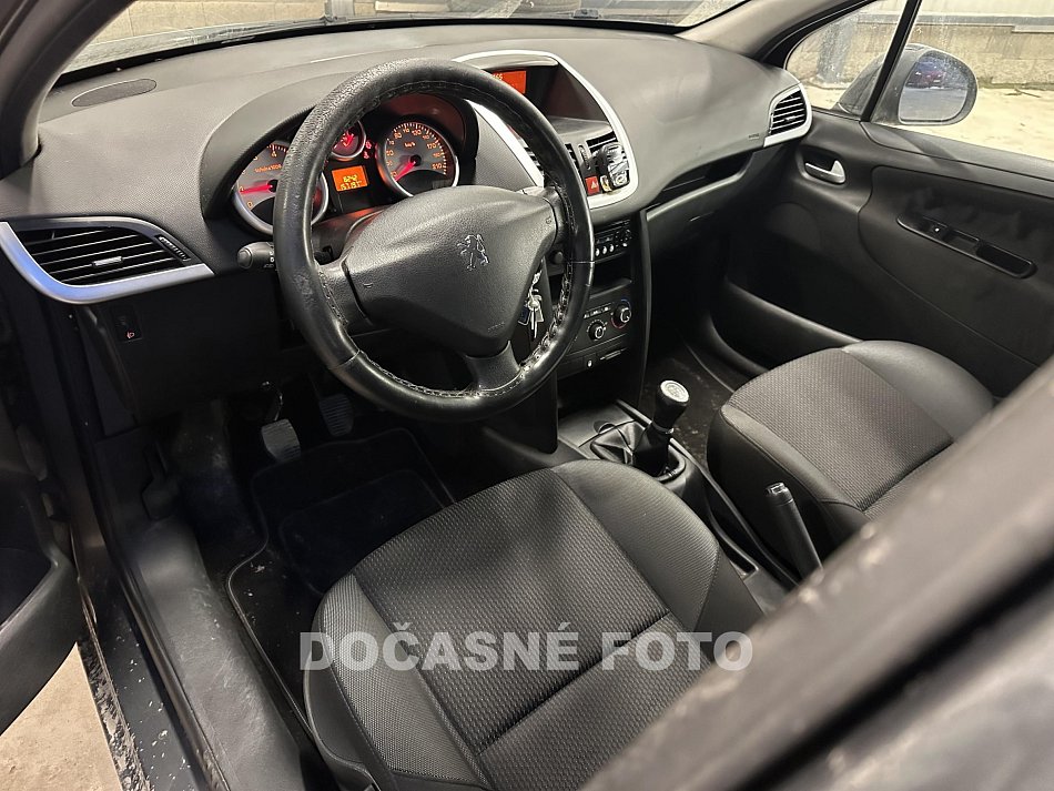 Peugeot 207 1.4 i 