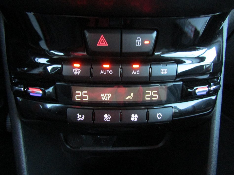 Peugeot 2008 1.2PT Allure