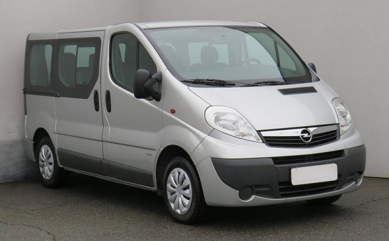 Opel Vivaro 2.5CDTi 