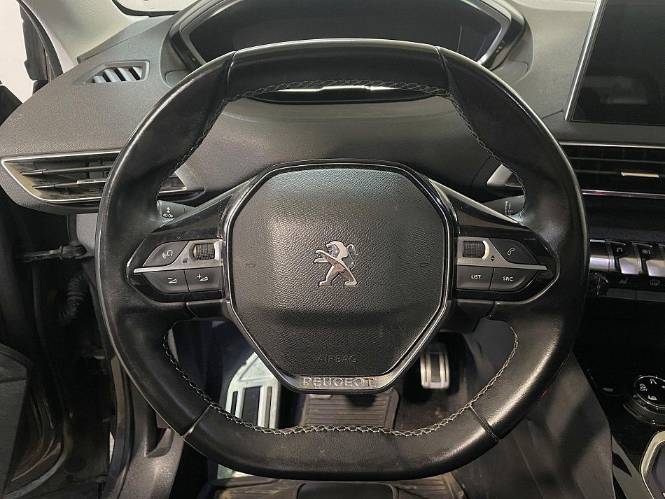Peugeot 5008 1.5 HDi Crossway