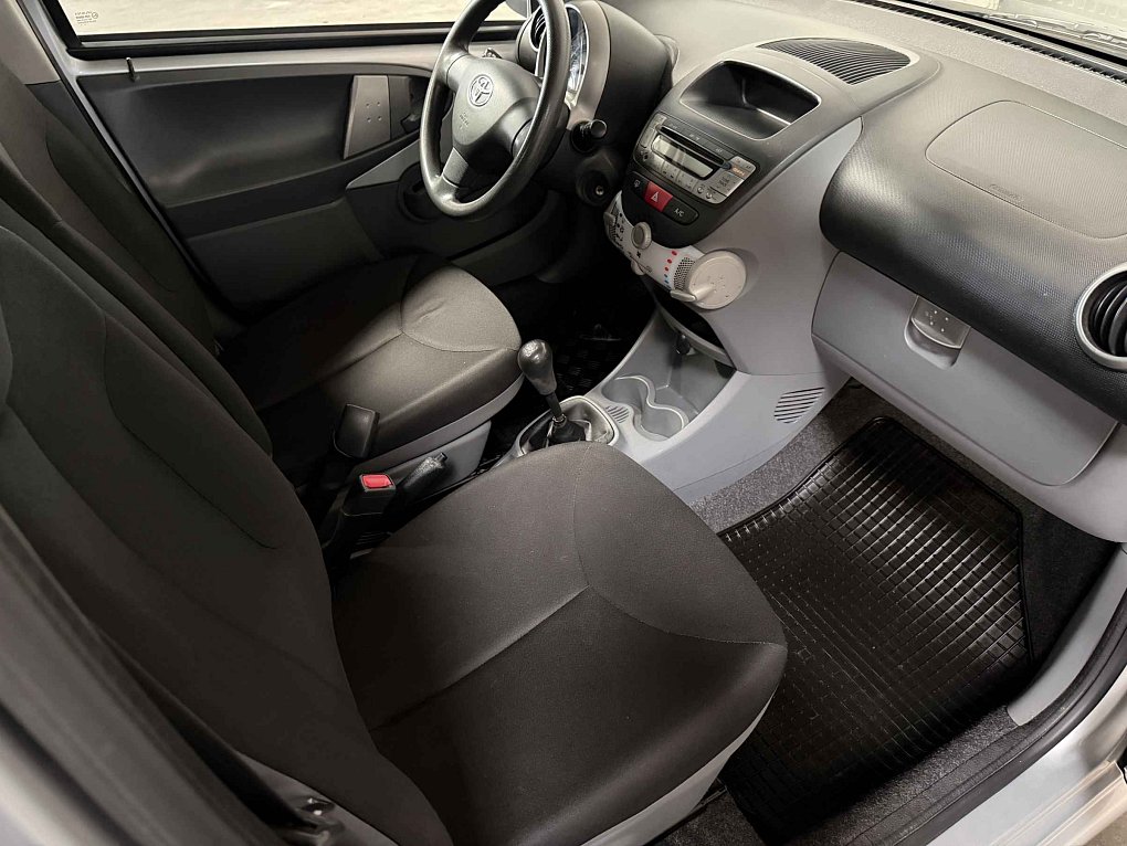 Toyota Aygo 1.0i 