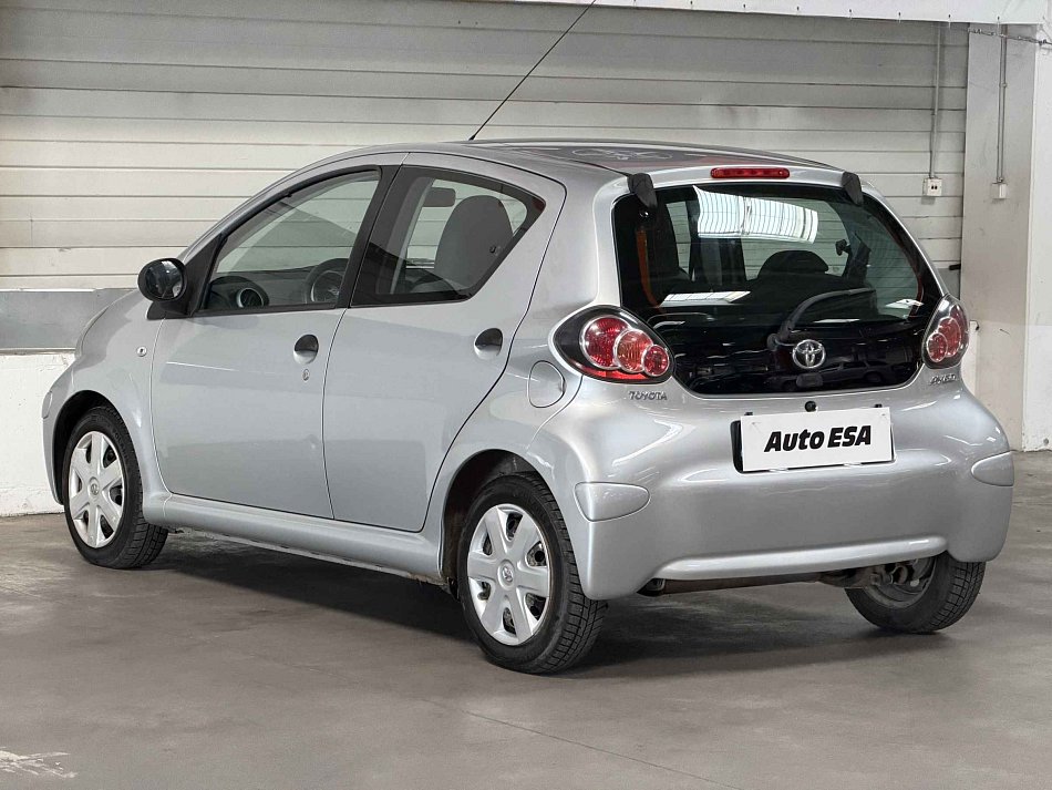 Toyota Aygo 1.0i 