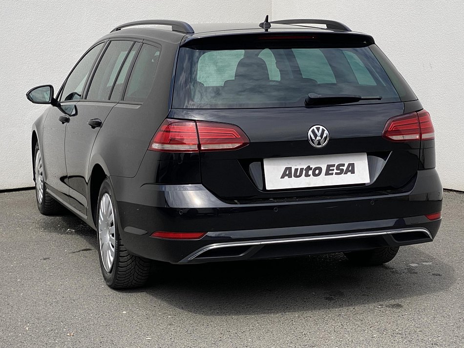 Volkswagen Golf 2.0 TDi 