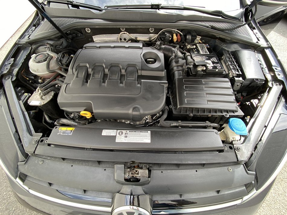 Volkswagen Golf 2.0 TDi 