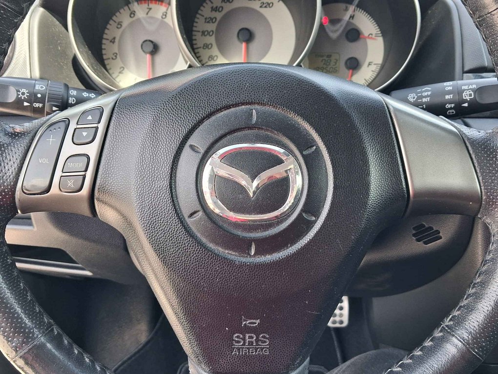 Mazda 3 2.0i 
