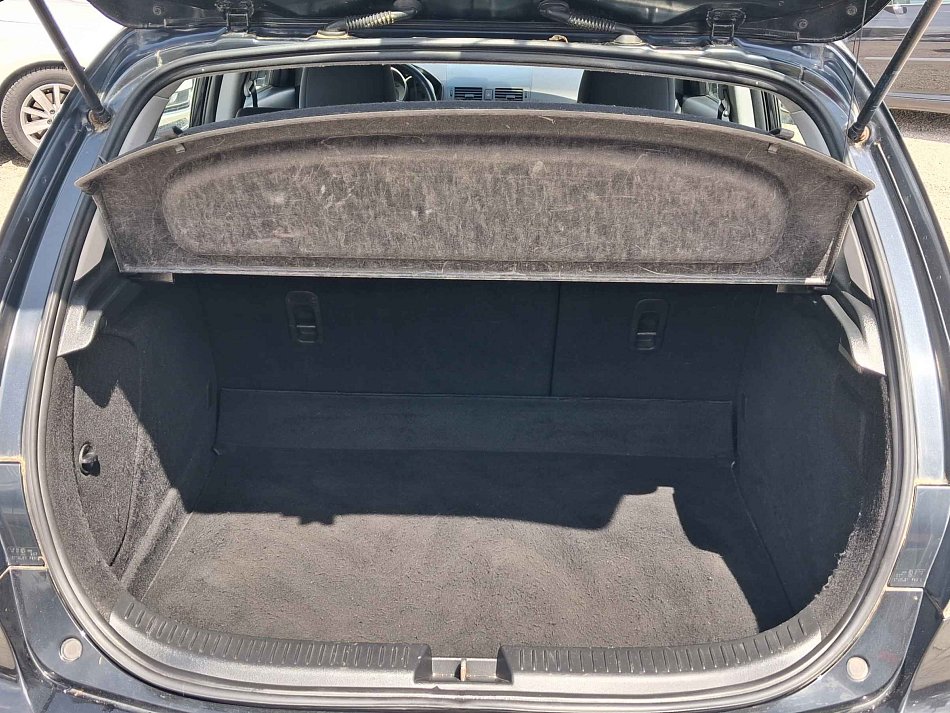 Mazda 3 2.0i 
