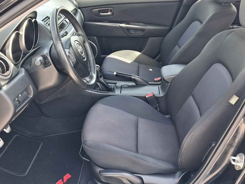 Mazda 3 2.0i 
