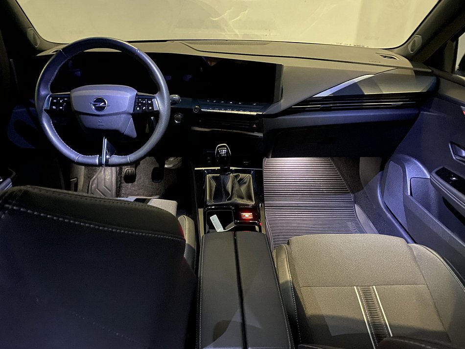 Opel Astra 1.2 i GS Line