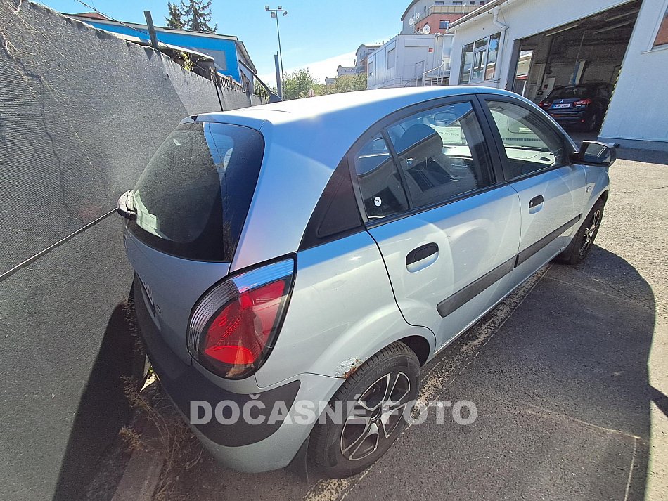 Kia Rio 1.4i 