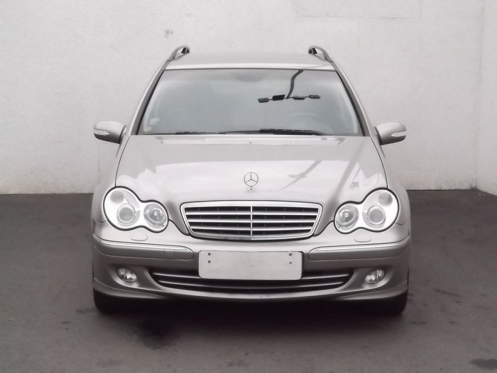 Mercedes-Benz Třída C 3.0 CDi Avantgarde C320 4Matic
