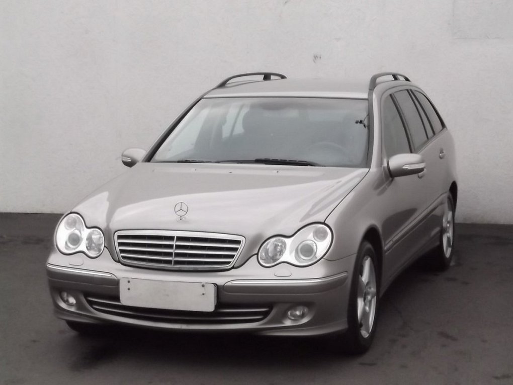 Mercedes-Benz Třída C 3.0 CDi Avantgarde C320 4Matic