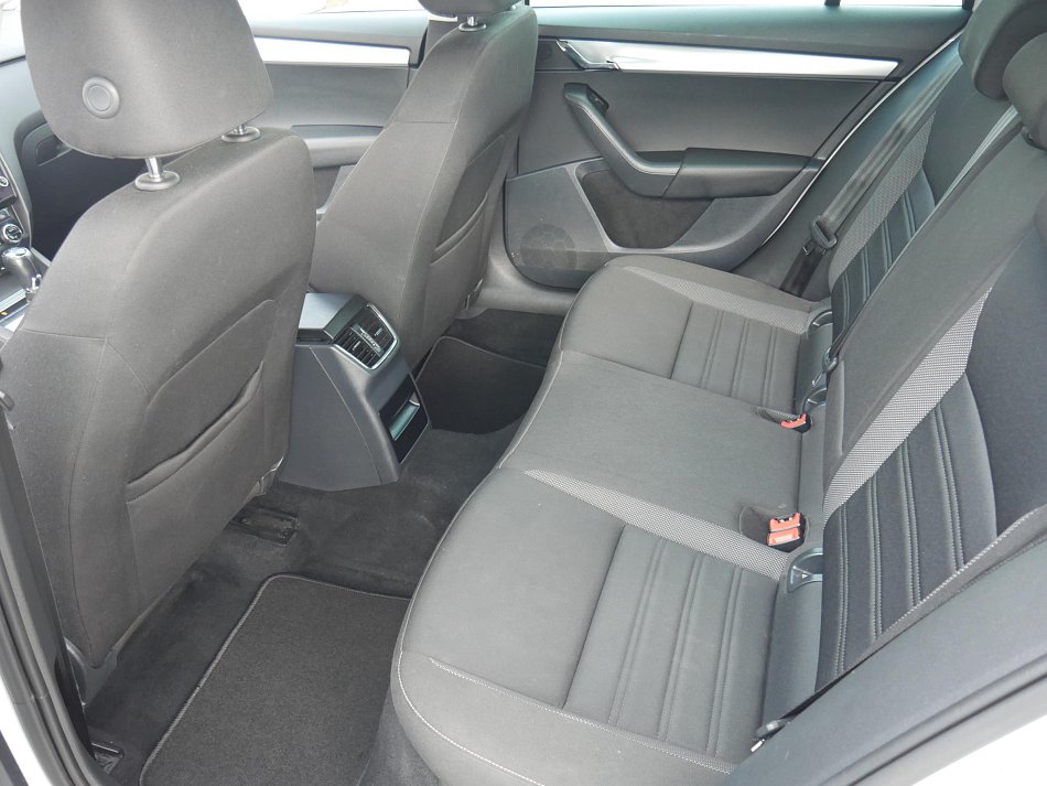 Škoda Octavia III 1.6 TDi  ambition