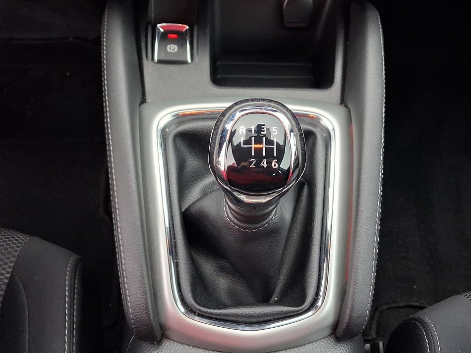 Nissan Qashqai 1.6 T 