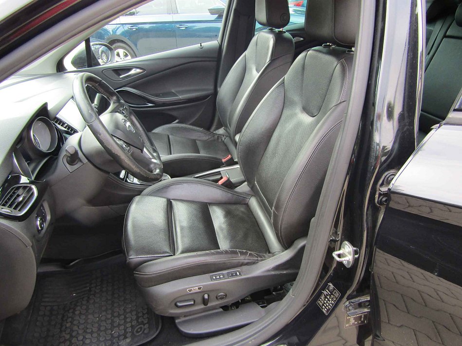 Opel Astra 1.6CDTi 
