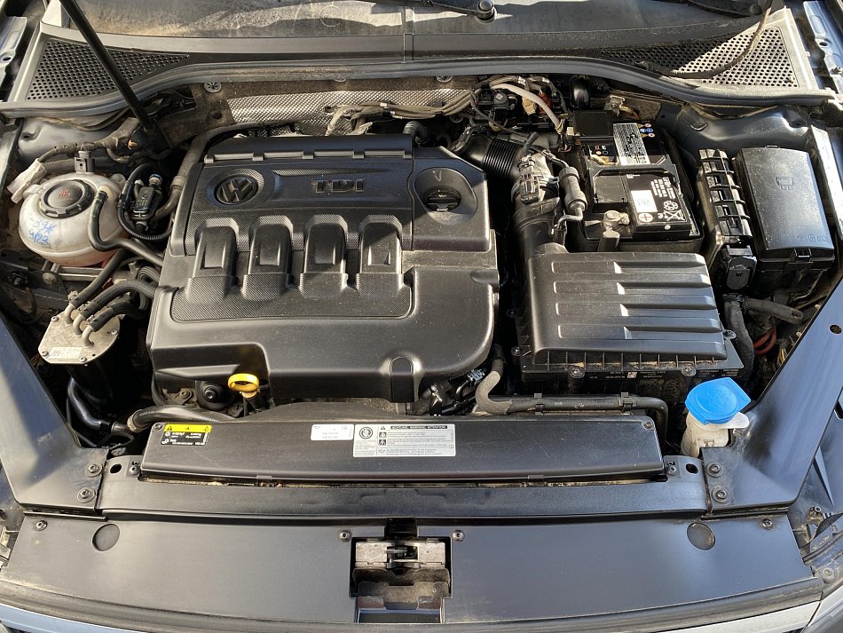 Volkswagen Passat 1.6 TDi Highline
