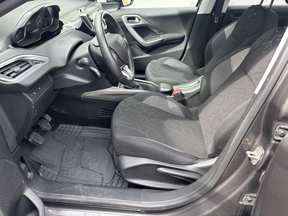 Peugeot 2008 1.2 PT Style